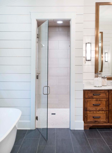 craftsman-style-bathroom-shower