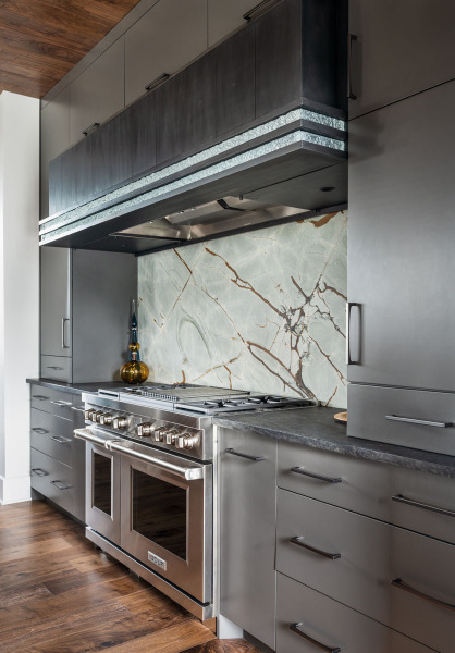 Hillside Retreat - Kitchen Backsplash