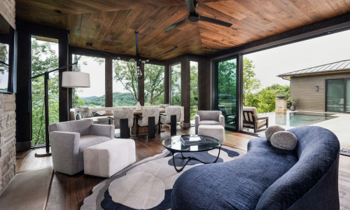 Hillside Retreat - Living