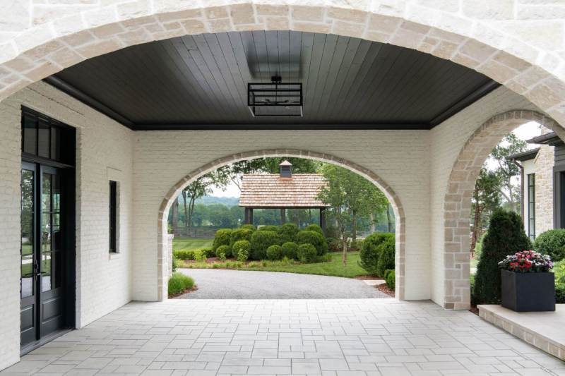 River Song Haven - Arched Breezeway View