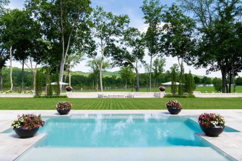 River Song Haven - Pool Overlooking River and Lawn