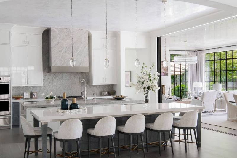 River Song Haven - Open-Concept Kitchen and Lounge – Castle Homes