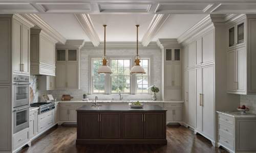 Southern Grandeur - Elegant Kitchen Design with Brass Accents – Castle Homes