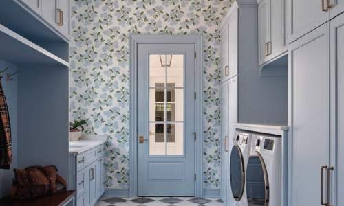 Southern Grandeur - Elegant Laundry Room with Built-In Storage – Castle Homes
